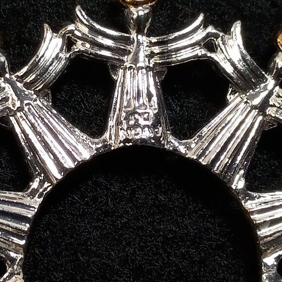 Vintage 2002 Avon Angles of Harmony Circle Wreath Brooch Cottagecore - Picture 2 of 5